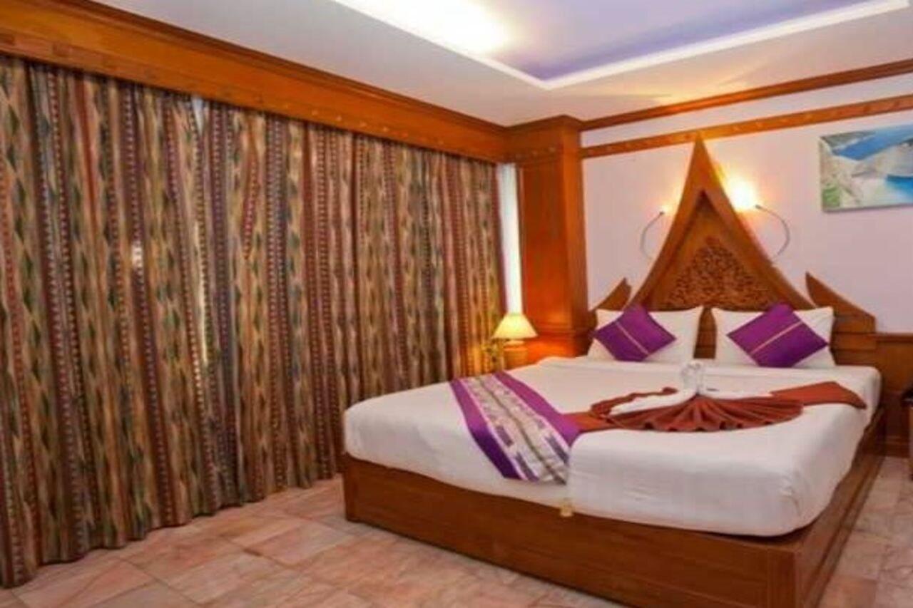 Patong Beach Bed And Breakfast Eksteriør billede