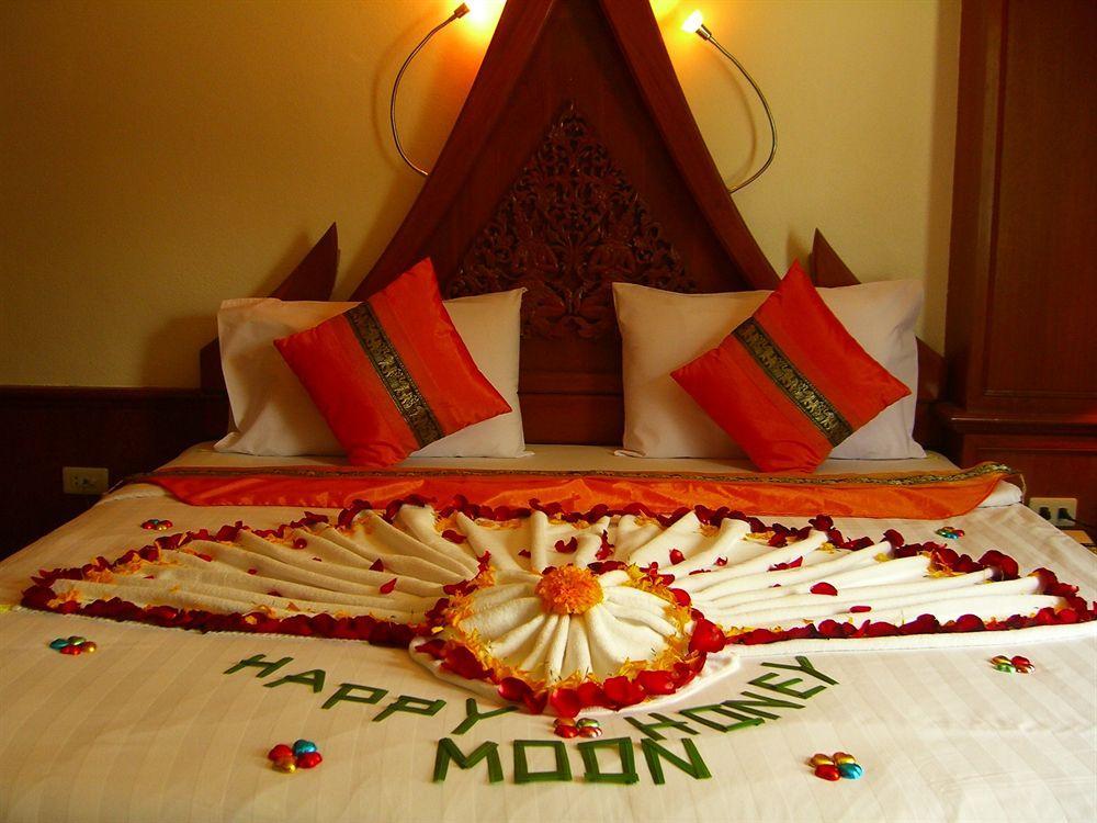 Patong Beach Bed And Breakfast Eksteriør billede