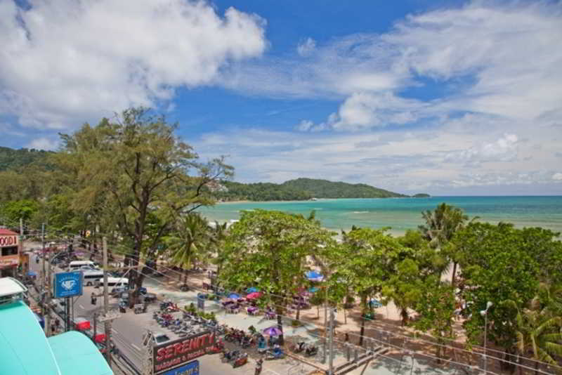 Patong Beach Bed And Breakfast Eksteriør billede