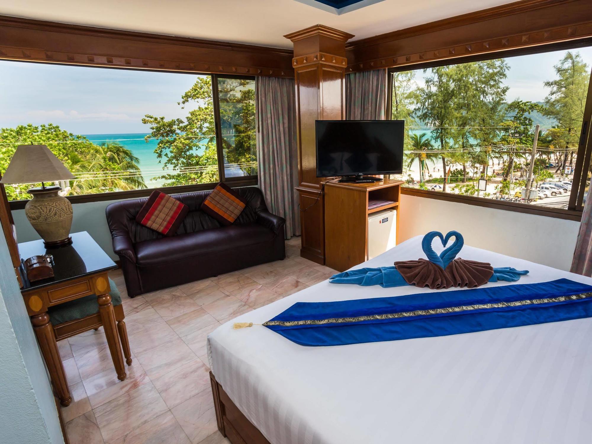 Patong Beach Bed And Breakfast Eksteriør billede