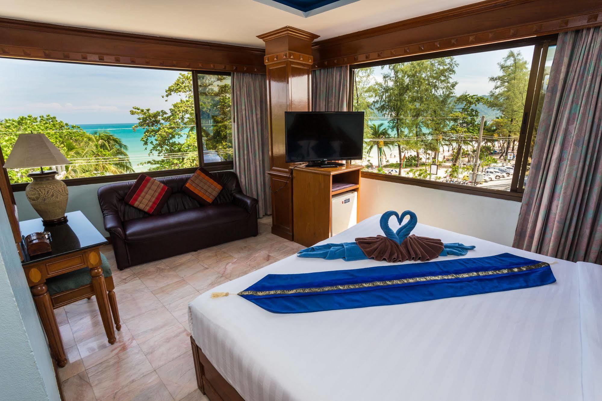 Patong Beach Bed And Breakfast Eksteriør billede